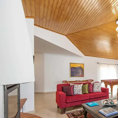 Tatil Evi Casa Moderna Com Arquitetura Tradicional E Piscina